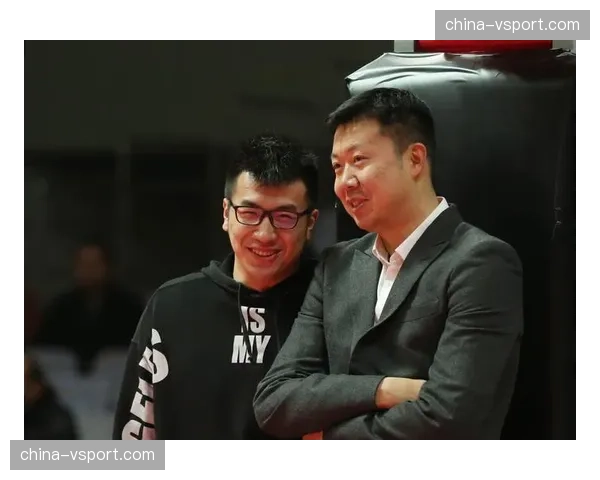 特写:宁波富邦町渥主场的“老将致敬之夜”,球迷打出手写标语 特写:宁波富邦町渥主场的“老将致敬之夜”,球迷打出手写标语